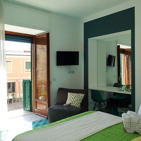 Ninina Boutique Suites 萨莱诺 外观 照片