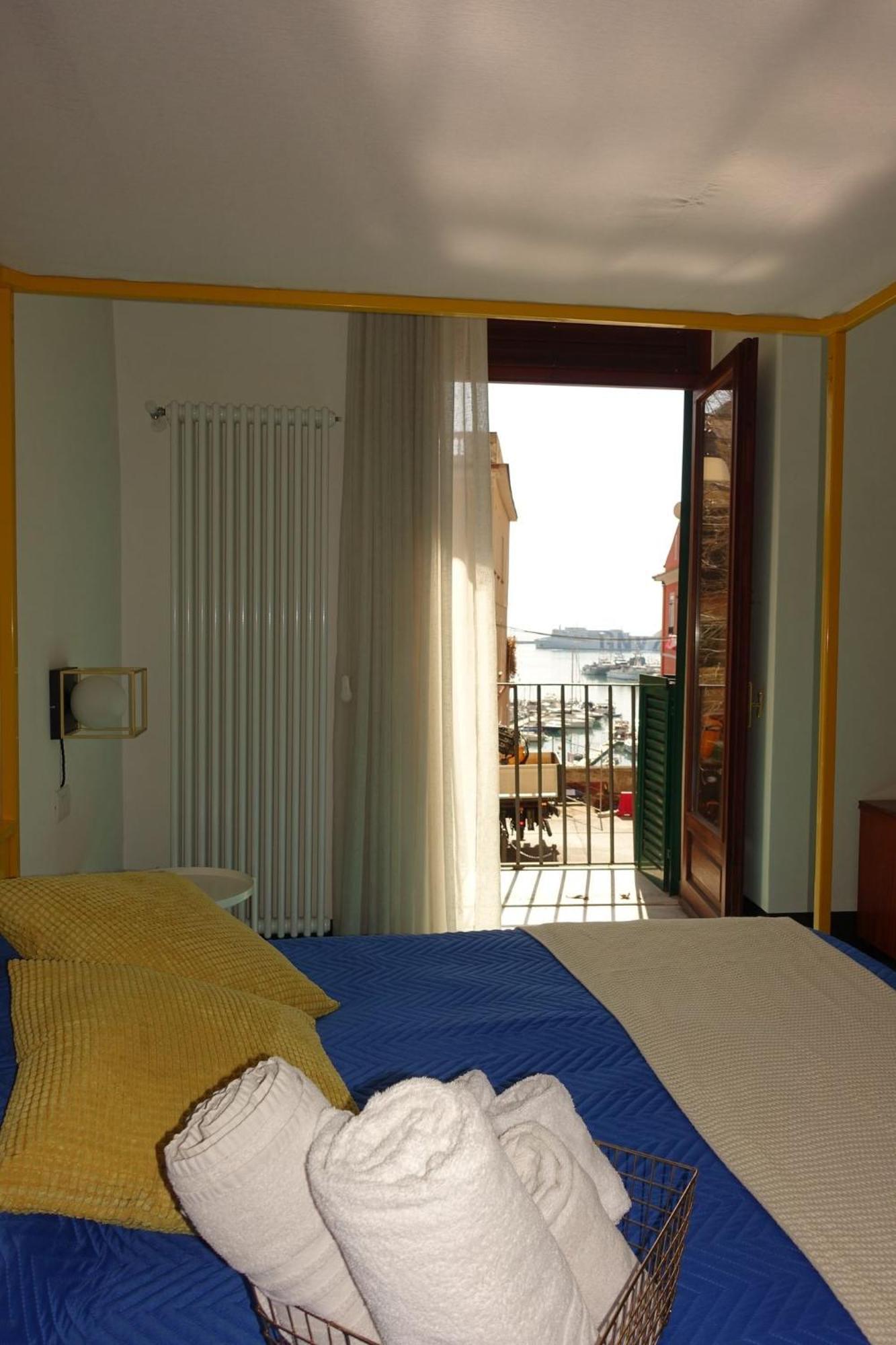 Ninina Boutique Suites 萨莱诺 外观 照片